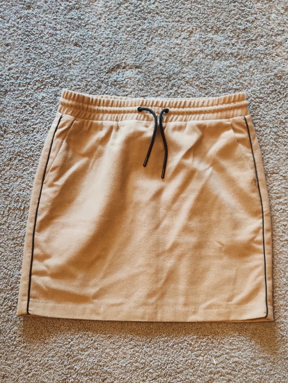 Vero Moda Beige Mini Skirt with Black Drawstring